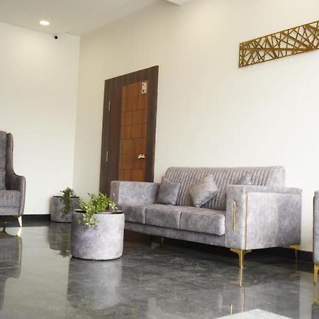 Quince Elite Hotel Mysore Exterior foto